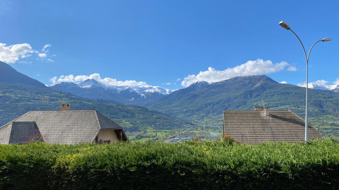 Embrun - Appartement 4/6 personnes avec extérieurs Extérieur photo